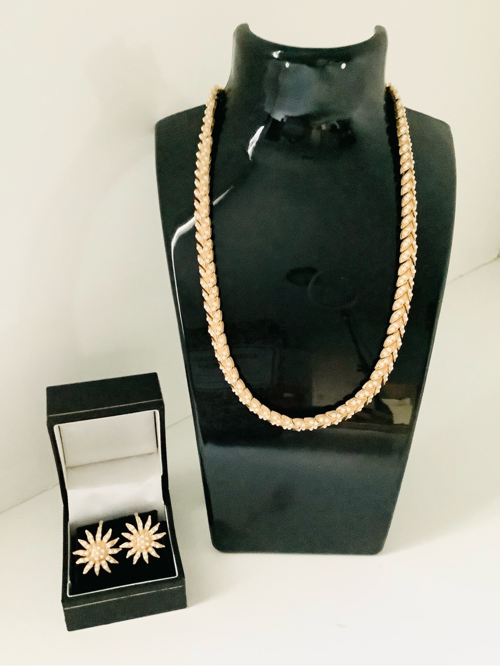 Vintage D’Orlan Classic Gold Plated Chain Necklace & Sunburst Clip-on Earrings